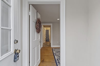 563 Chandler St, Worcester, MA 01602 - photo 5