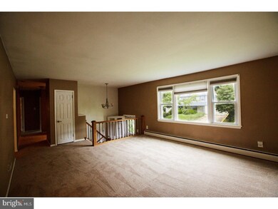 418 Camelot Dr, Brookhaven, PA 19015 - photo 4