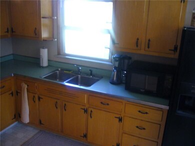 Closer view of the kitchen.....