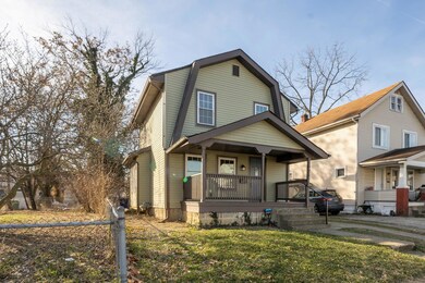 1521 E Maynard Avenue