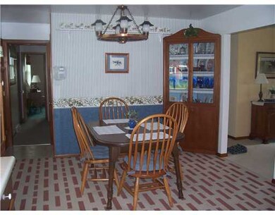 Kitchen. Dining Area