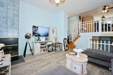 717 Correll Ave, Staten Island, NY 10309 - photo 5