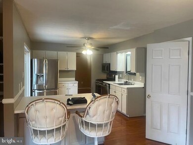 6555 Abraham Ct, Sykesville, MD 21784 - photo 3