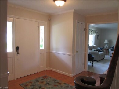 Large foyer. Fresh paint.