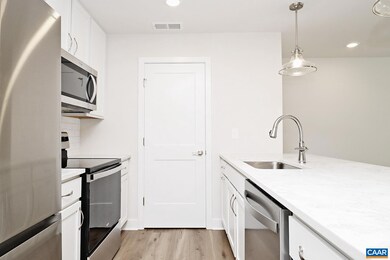 5059 Mary Jackson Ct unit B, Lake Monticello, VA 22902 - photo 3