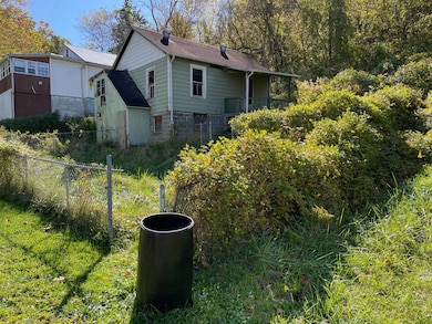 1806 Davis Cir, Charleston, WV 25387 - photo 4