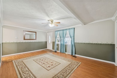 1013 Franklin St, Scottdale, PA 15683 - photo 4