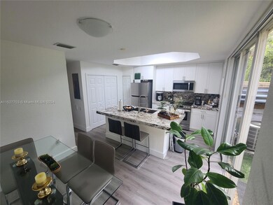 640 SW 107th Ave unit 604, Pembroke Pines, FL 33025 - photo 3