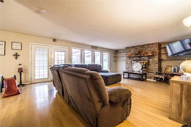 2880 Carrie Ann Cir, Poplar Bluff, MO 63901 - photo 3