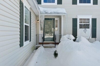 12 Windsor Commons