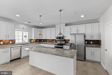 14816 Mason Creek Cir, Woodbridge, VA 22191 - photo 5