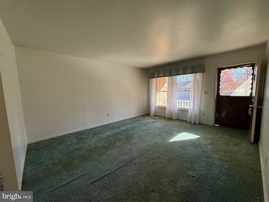 309 Laurel Ave, Fredericksburg, VA 22408 - photo 2