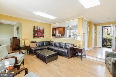 2332 N Oak St, Falls Church, VA 22046 - photo 3