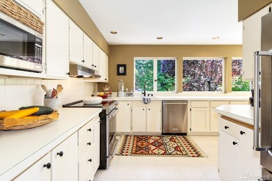 10520 Alan a Dale Place, Edmonds, WA 98020 - photo 6