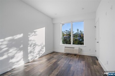 521 10th St unit 3, Union City, NJ 07087 - photo 4