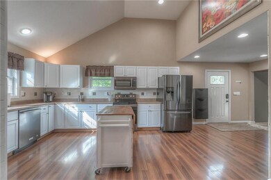 13822 Midland Dr, Shawnee, KS 66216 - photo 3