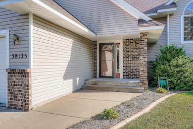38125 Fieldstone Dr, North Branch, MN 55056 - photo 5