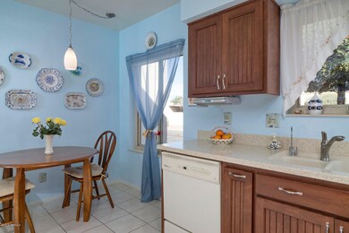 U-shaped kitchen