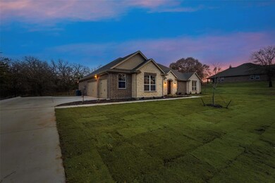 5212 Terrific Ln, Alvarado, TX 76009 - photo 4