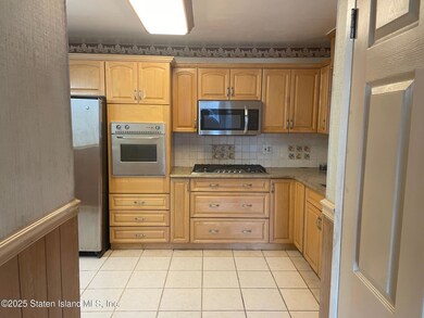127 Bradley Avenue-7