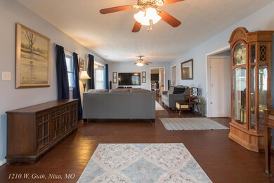1210 W. Guin, Nixa, MO-13