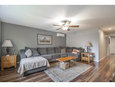 277 E 13th St, La Fayette, OR 97127 - photo 5