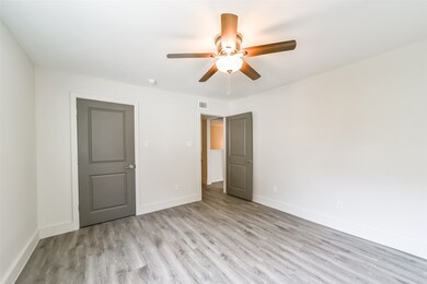 1608 Welch St unit 5, Houston, TX 77006 - photo 4