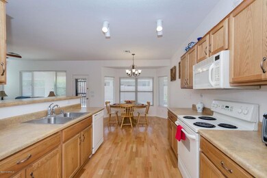3143 Peach Tree Kitchen Prep Area