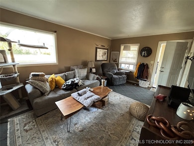 1722 N 3rd St, Enid, OK 73701 - photo 2