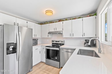 9_1805 S 66th Ave044