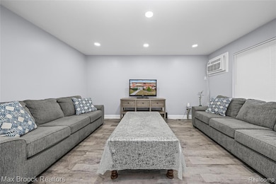 29273 Tessmer Ct unit 87, Madison Heights, MI 48071 - photo 4