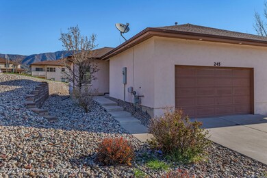 02_245_Castle_Ridge_Drive002_mls