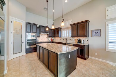 2004 N Steele Cir-31