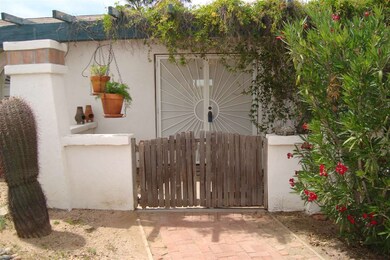 DOUBLE DOOR ENTRY