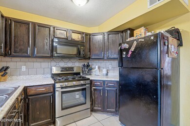 10497 Valle Del Mar Dr, El Paso, TX 79927 - photo 5