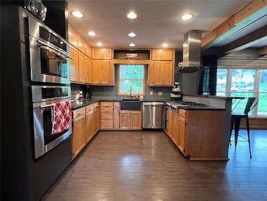 1321 W 13th St S, Newton, IA 50208 - photo 5