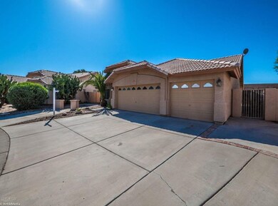3 Car Garage
