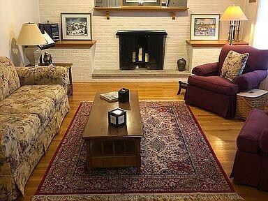 WARM & COZY FIREPLACE