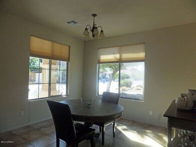 Dining Photo 3
