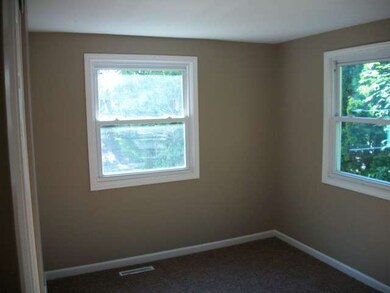 114 Pecos Cir, Carpentersville, IL 60110 - photo 3