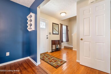 10204 Red Clover Ct, Louisville, KY 40228 - photo 2