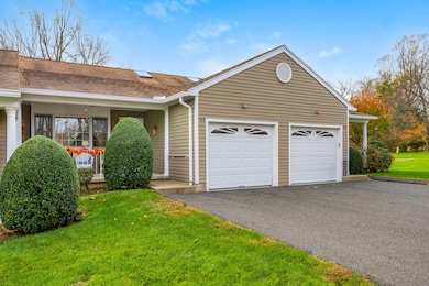 140 Highland Dr unit 140, Monroe, CT 06468 - photo 2