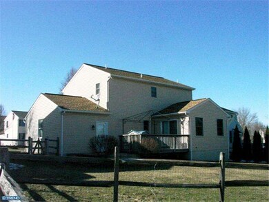 1025 Jodie Ct, Pennsburg, PA 18073 - photo 2