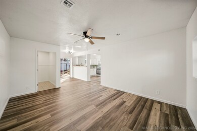 636 S Muskogee Ave, Claremore, OK 74017 - photo 6