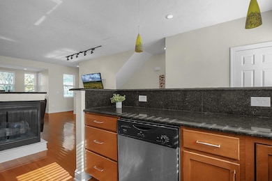 13-web-or-mls-1398-lower-green-cir