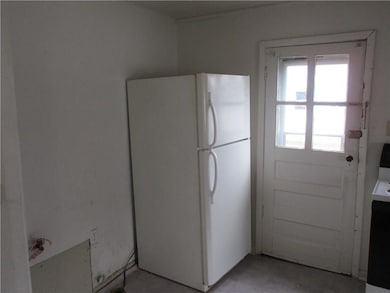 231 Mcshane St, Columbus, IN 47201 - photo 3