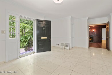 70 Baldwin Farms S Greenwich-large-004-0