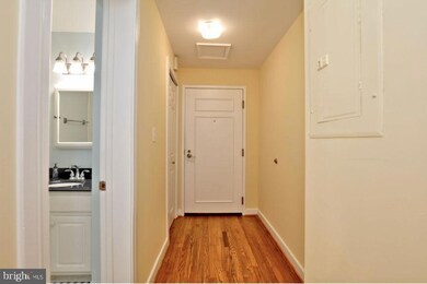 1827 Florida Ave NW unit 104, Washington, DC 20009 - photo 4