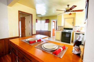 Spacious & Open Kitchen with Eating Area