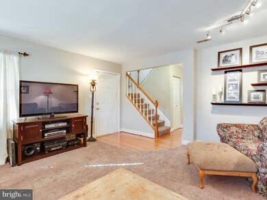 21741 Calamary Cir, Sterling, VA 20164 - photo 5